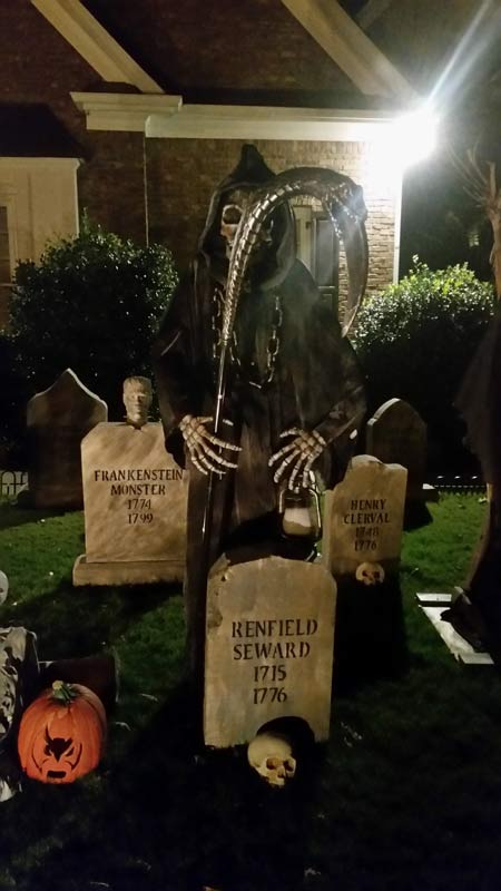 Night View Halloween Graveyard with PennyWise Clown and Wolf Creature