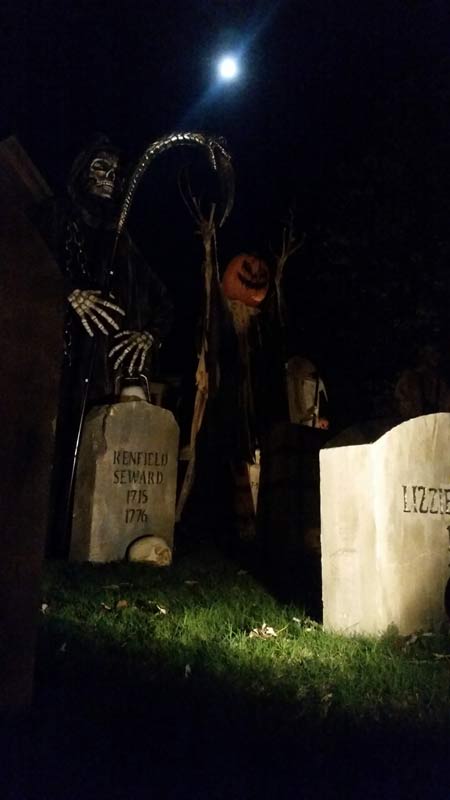 Night View Halloween Graveyard with PennyWise Clown, Wolf Creature and Mummy