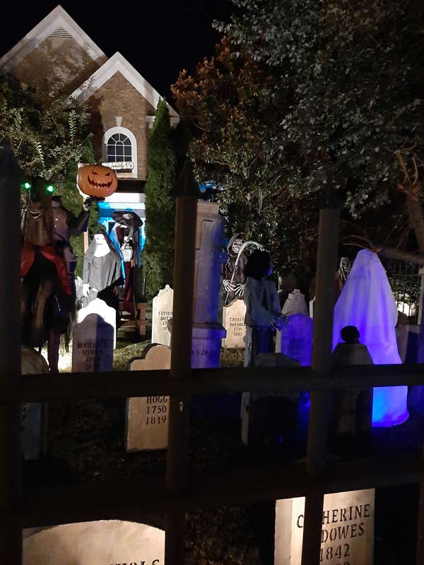 Night View Halloween Graveyard with PennyWise Clown, Wolf Creature and Mummy