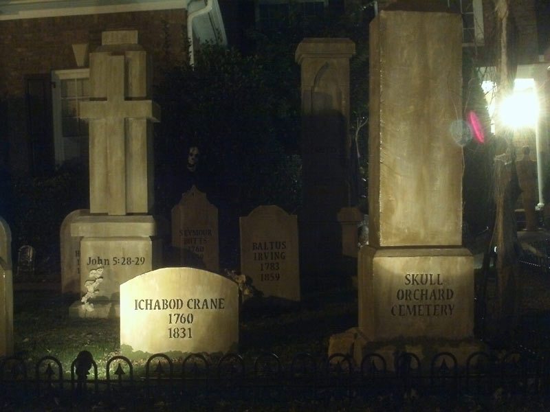 Night View Graveyard Skull Orchard Cemetery Ichabod Crane, Baltus Irving and Cross Head Stones