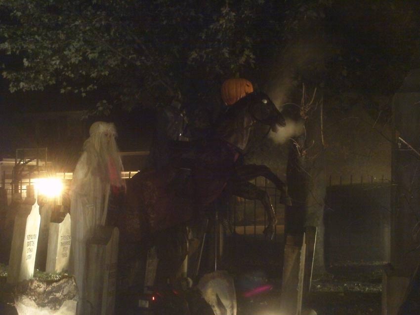 Night View Halloween Graveyard with PennyWise Clown, Wolf Creature and Mummy